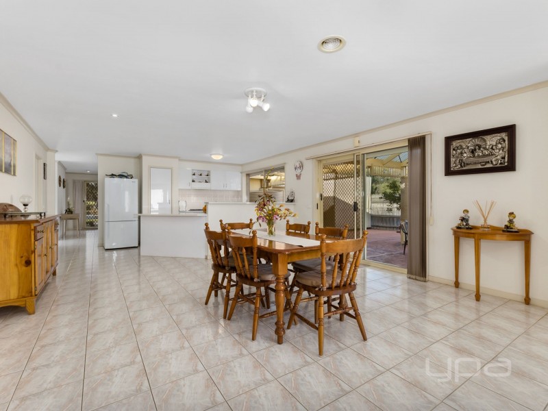 11 Lakeview Terrace, Melton West VIC 3337