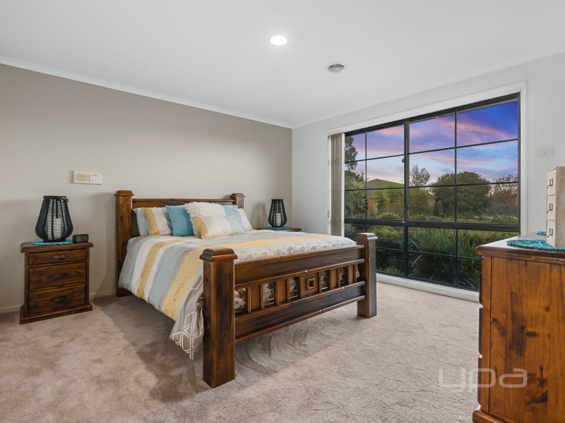 2 Paterson Court, Brookfield VIC 3338