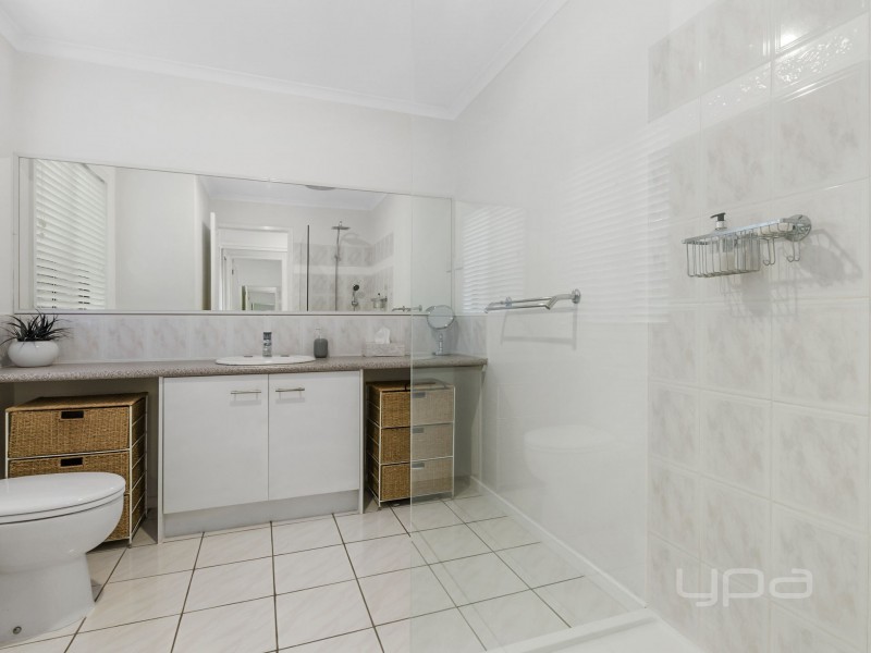 2 Paterson Court, Brookfield VIC 3338