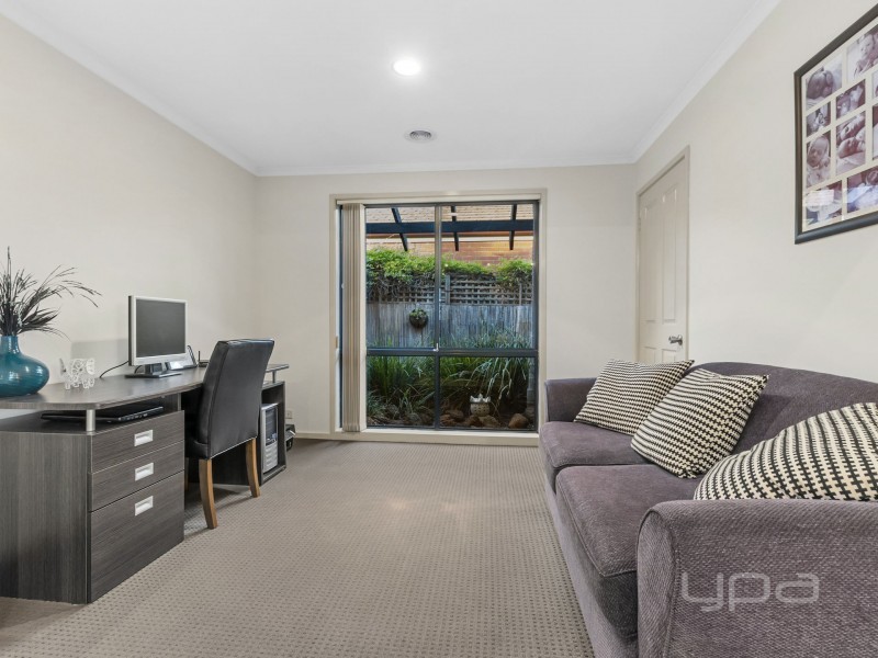 2 Paterson Court, Brookfield VIC 3338