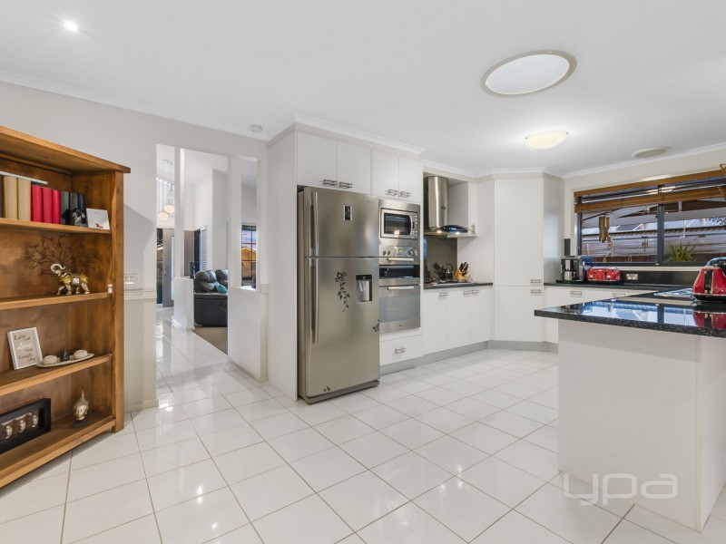 2 Paterson Court, Brookfield VIC 3338