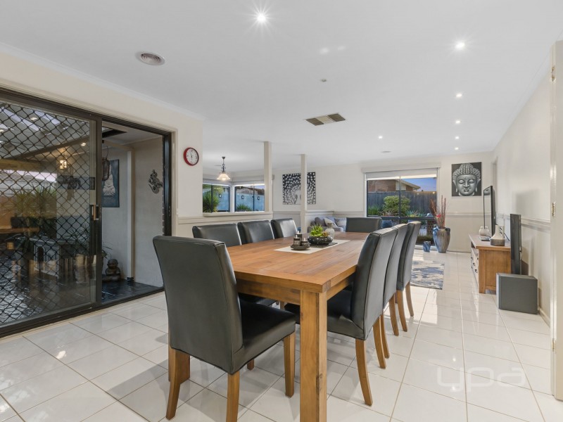 2 Paterson Court, Brookfield VIC 3338