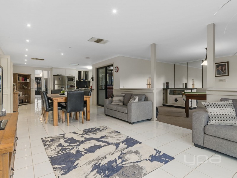 2 Paterson Court, Brookfield VIC 3338