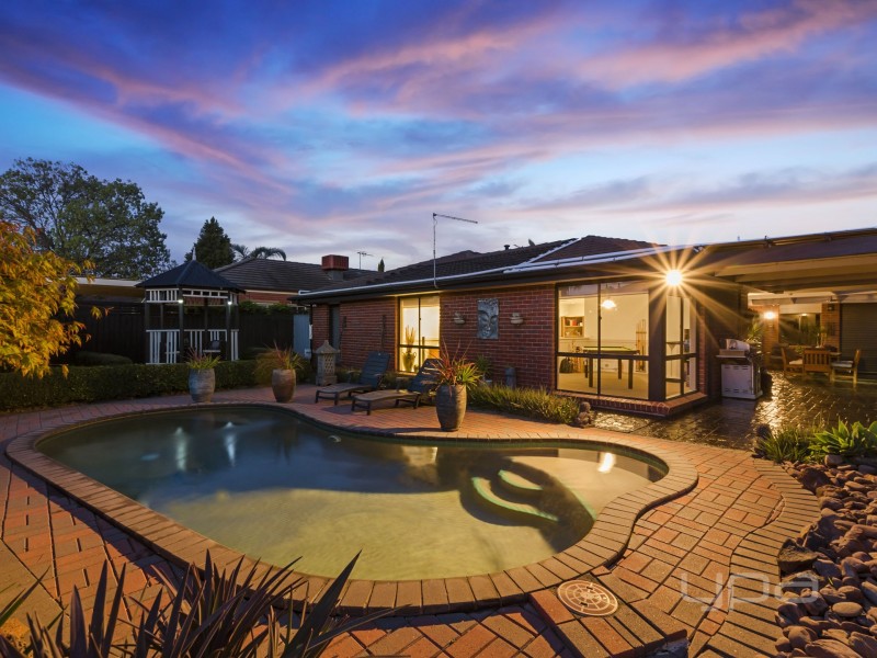 2 Paterson Court, Brookfield VIC 3338
