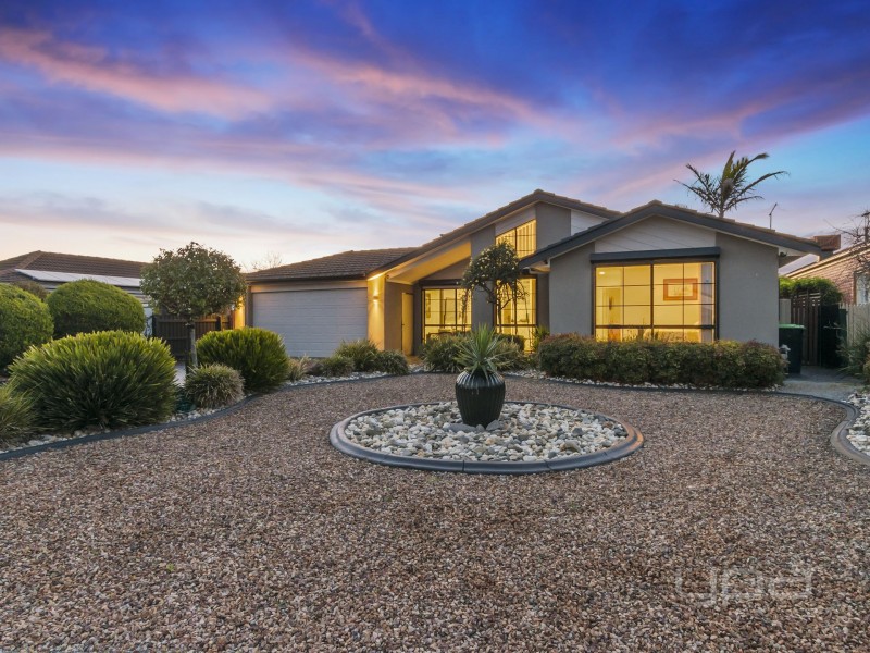 2 Paterson Court, Brookfield VIC 3338