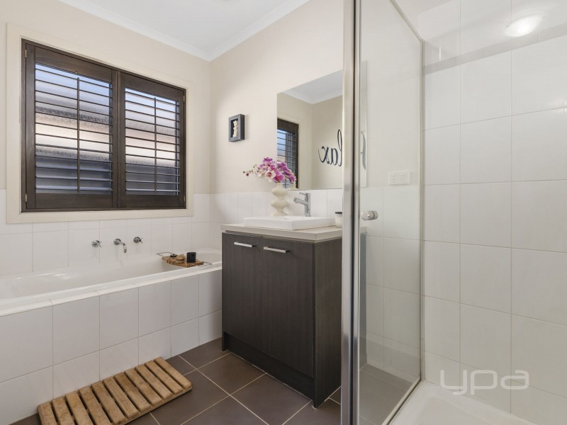 124 Black Knight Way, Kurunjang VIC 3337