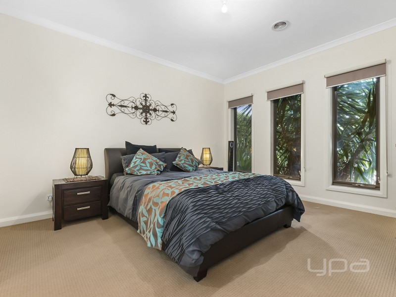 23 Desert Gum Way, Brookfield VIC 3338