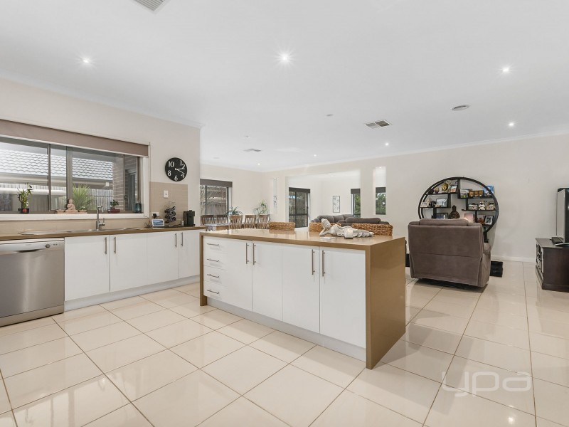23 Desert Gum Way, Brookfield VIC 3338