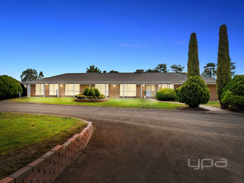 7 Greenstead Amble, Kurunjang VIC 3337