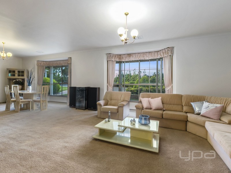 7 Greenstead Amble, Kurunjang VIC 3337