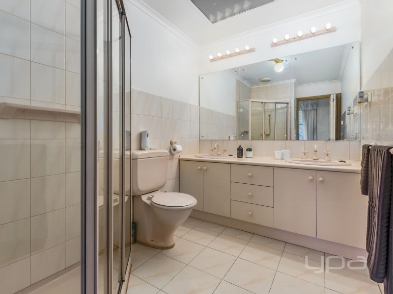 7 Greenstead Amble, Kurunjang VIC 3337