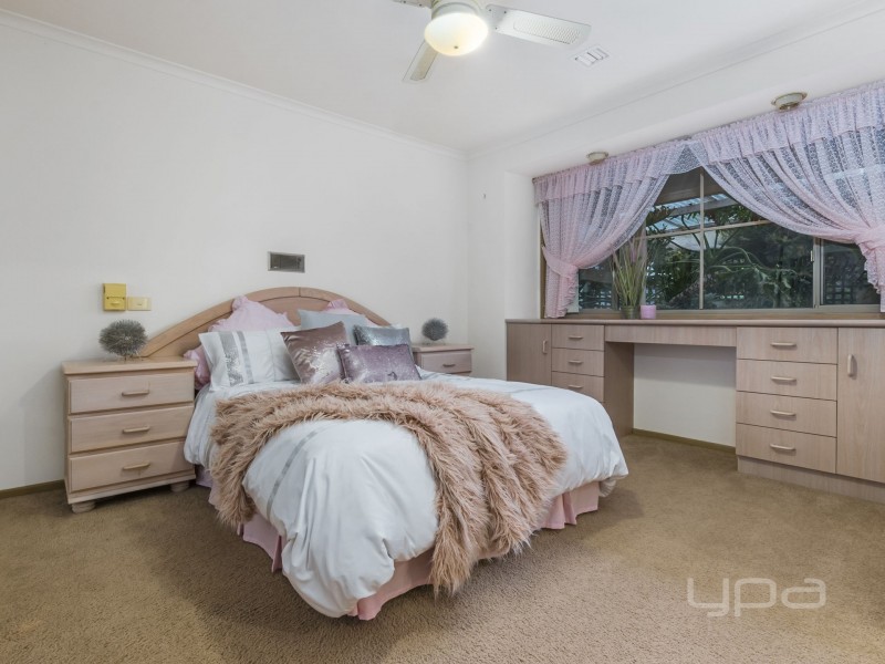 7 Greenstead Amble, Kurunjang VIC 3337