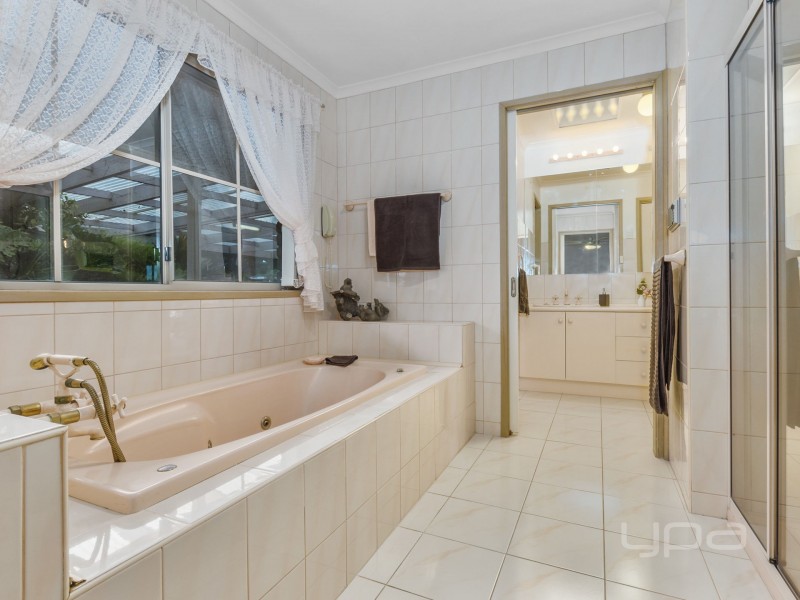 7 Greenstead Amble, Kurunjang VIC 3337