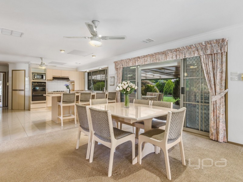 7 Greenstead Amble, Kurunjang VIC 3337