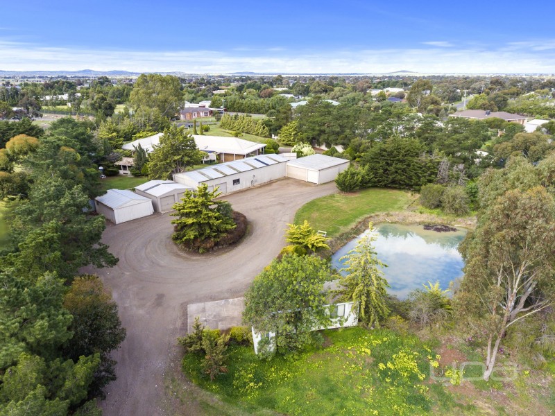 7 Greenstead Amble, Kurunjang VIC 3337
