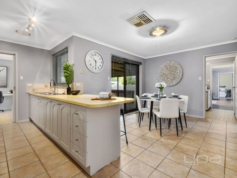 45 Kurrajong Crescent, Melton South VIC 3338