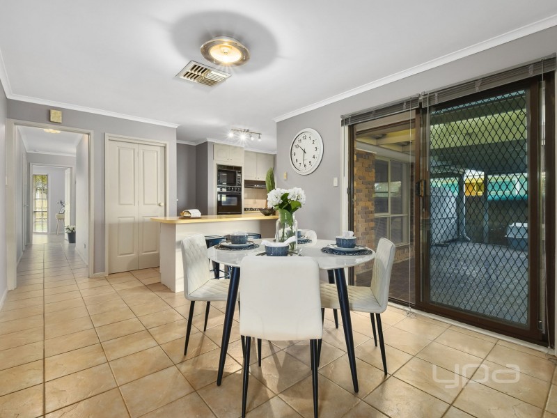 45 Kurrajong Crescent, Melton South VIC 3338