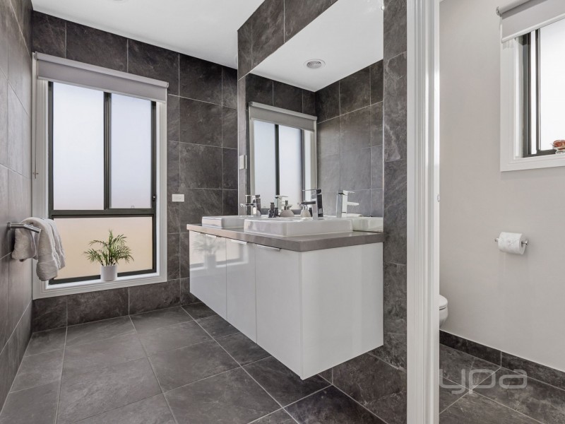 15 Jasmine Crescent, Ballan VIC 3342