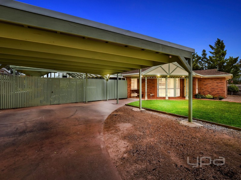 361 Centenary Avenue, Melton West VIC 3337