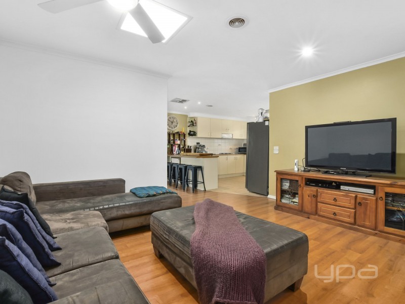 361 Centenary Avenue, Melton West VIC 3337