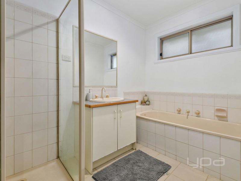 361 Centenary Avenue, Melton West VIC 3337