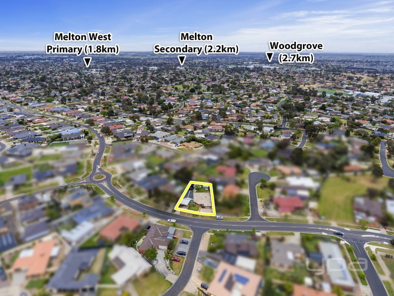 361 Centenary Avenue, Melton West VIC 3337