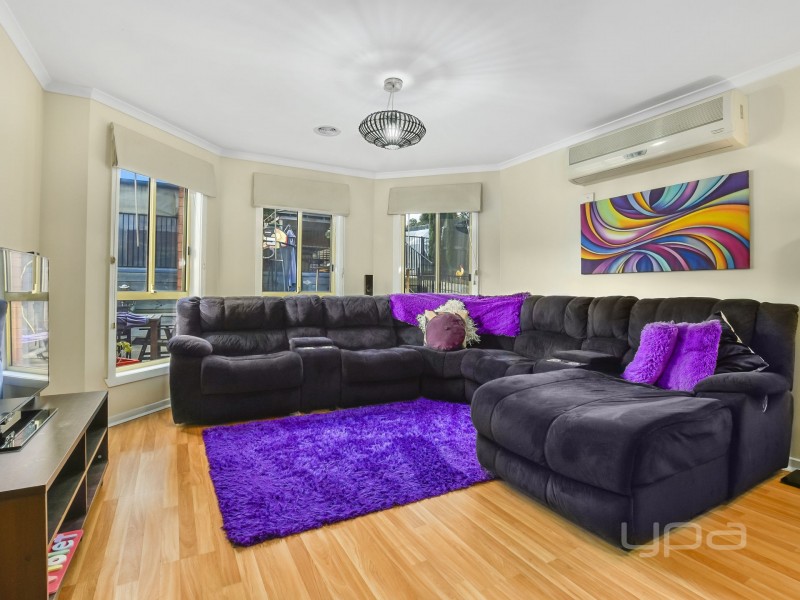 6 Viviannes Way, Melton VIC 3337