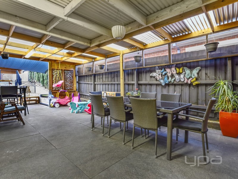 6 Viviannes Way, Melton VIC 3337