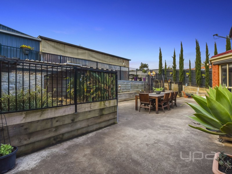 6 Viviannes Way, Melton VIC 3337