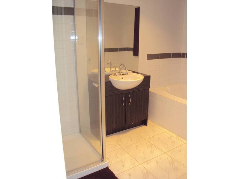 16 Barleygrass Crescent, Brookfield VIC 3338