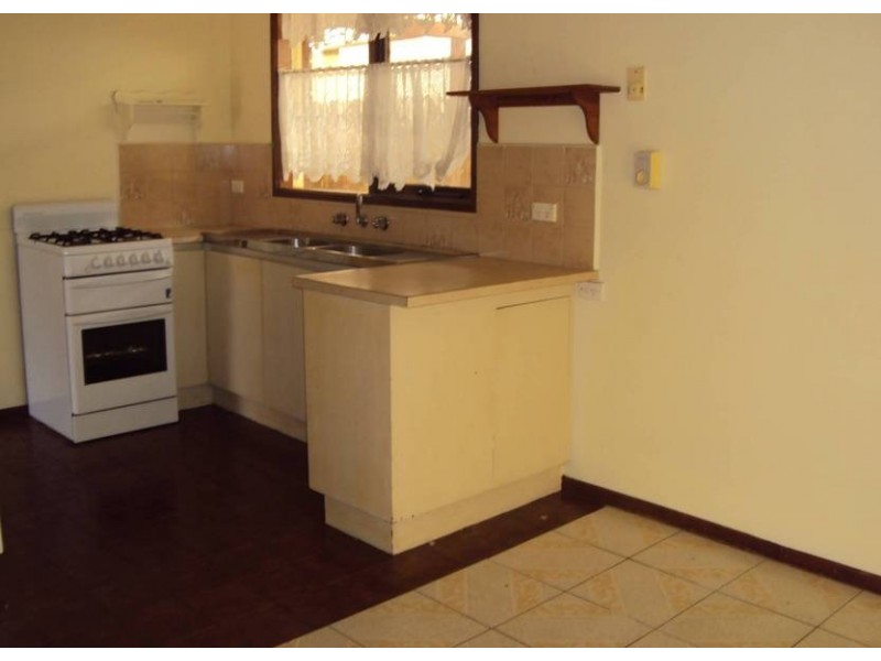 28 Childs Street, Melton South VIC 3338