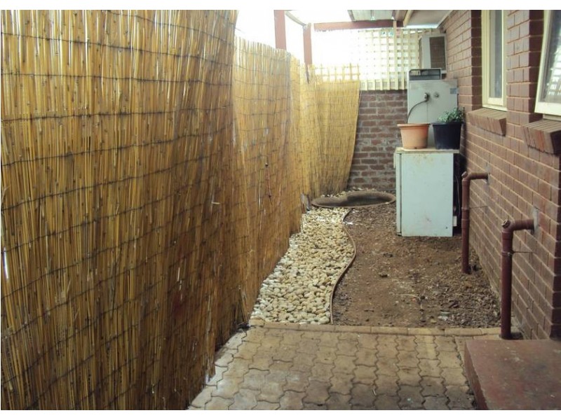 28 Childs Street, Melton South VIC 3338