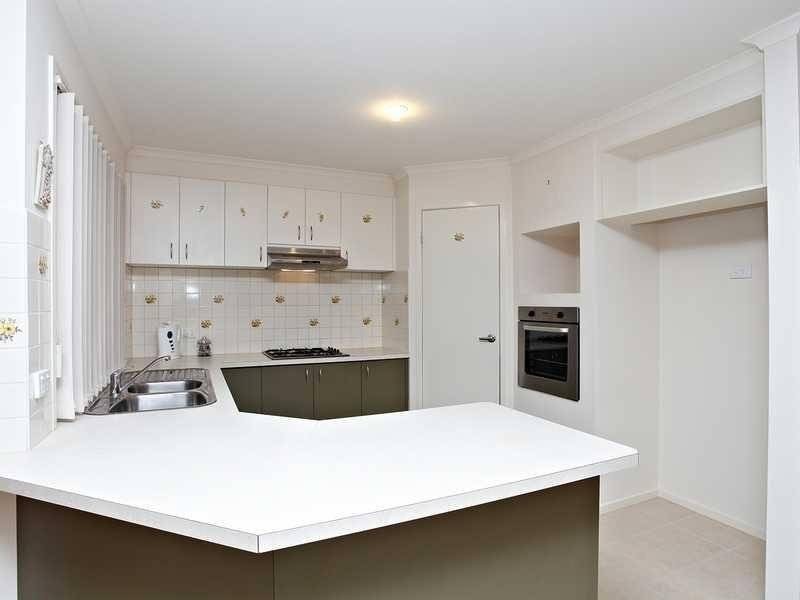 5 Rainsford Place, Melton West VIC 3337