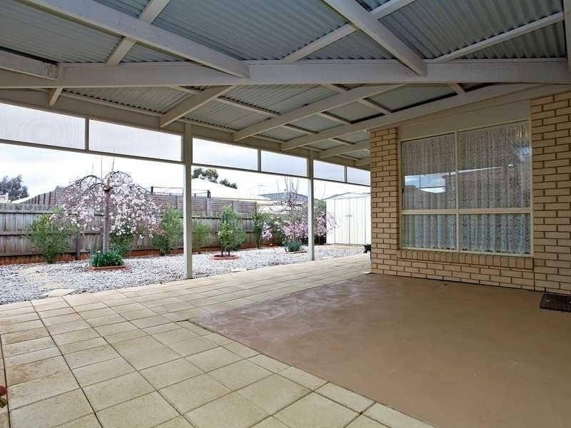 5 Rainsford Place, Melton West VIC 3337