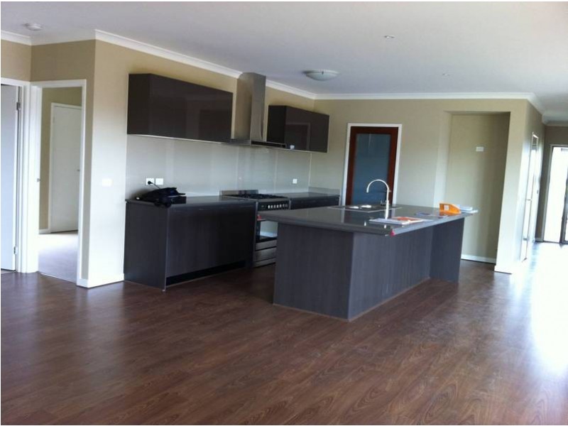 24 Manooka Road, Brookfield VIC 3338