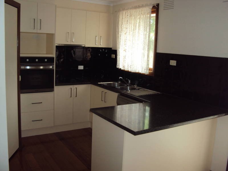 17 Hudson Place, Melton VIC 3337