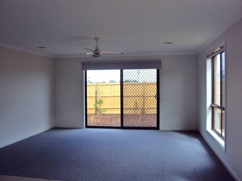 39 Oak Park Drive, Melton West VIC 3337