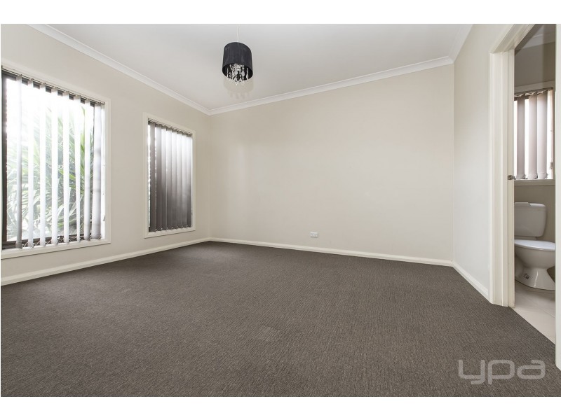 184 Botanica Springs Boulevard, Brookfield VIC 3338