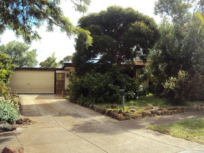 6 Hornbuckle Crescent, Melton VIC 3337