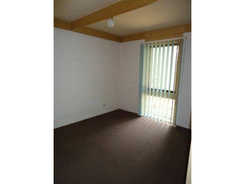 6 Hornbuckle Crescent, Melton VIC 3337