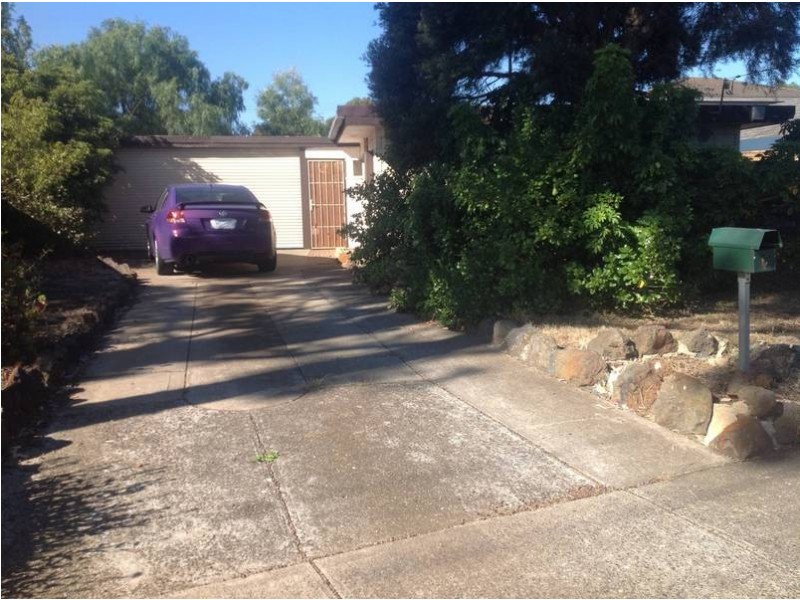 6 Hornbuckle Crescent, Melton VIC 3337