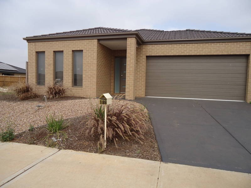 186 Botanica Springs Boulevard, Brookfield VIC 3338