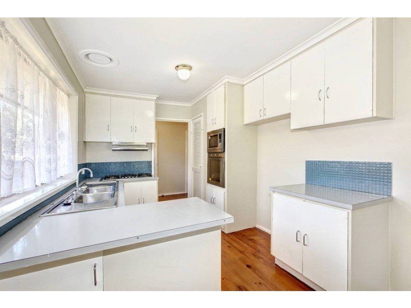 5 Blaxland Road, Melton South VIC 3338