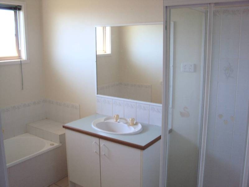 25 Wilson Road, Melton South VIC 3338