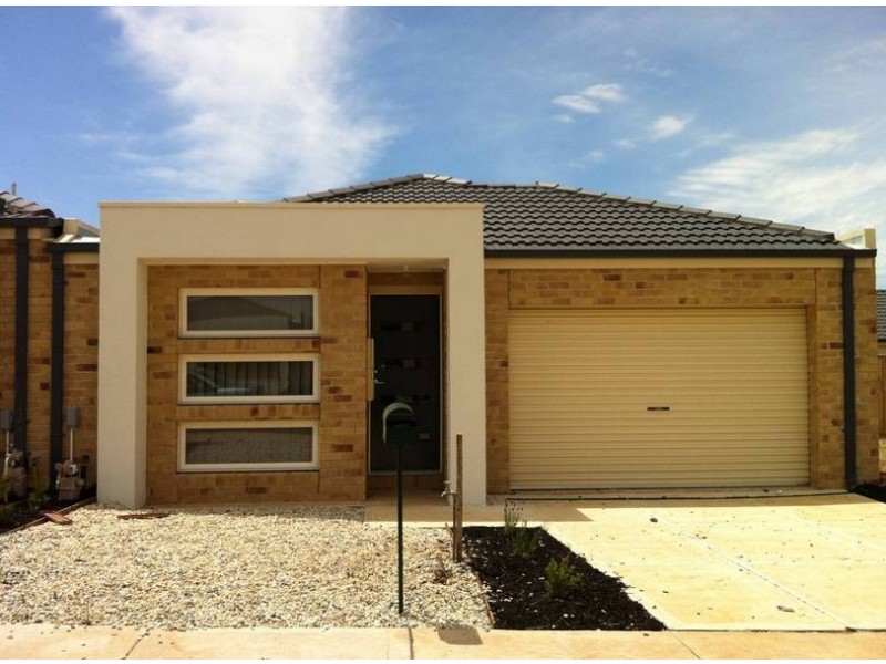 15 Maple Close, Melton West VIC 3337
