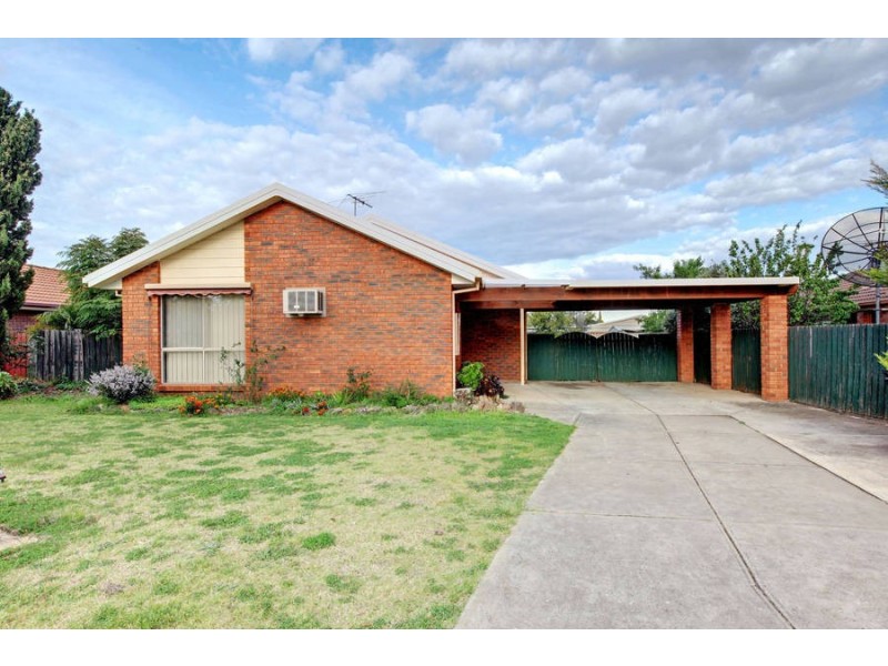 13 Prior Court, Brookfield VIC 3338