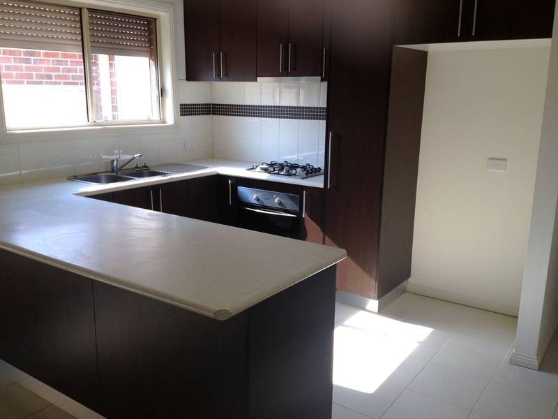 31 Scarborough Crescent, Melton West VIC 3337