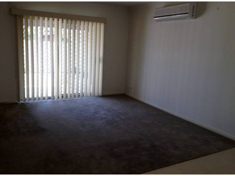 31 Scarborough Crescent, Melton West VIC 3337