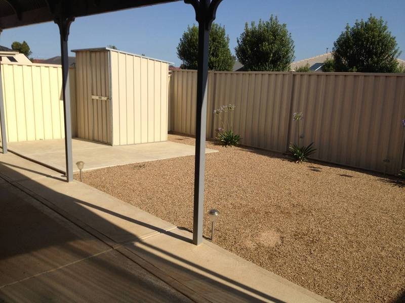 31 Scarborough Crescent, Melton West VIC 3337