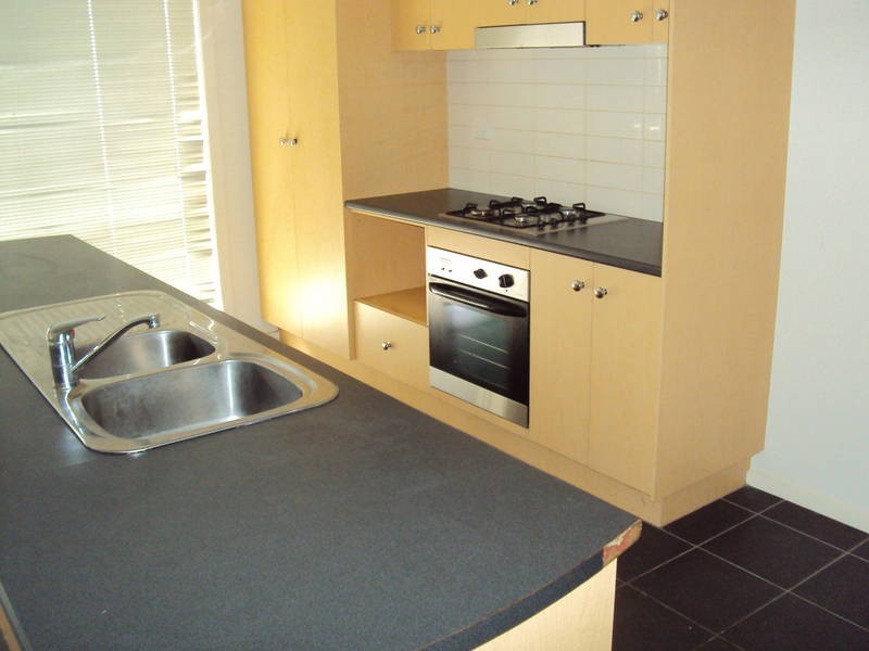 8 Silverleaf Drive, Melton VIC 3337